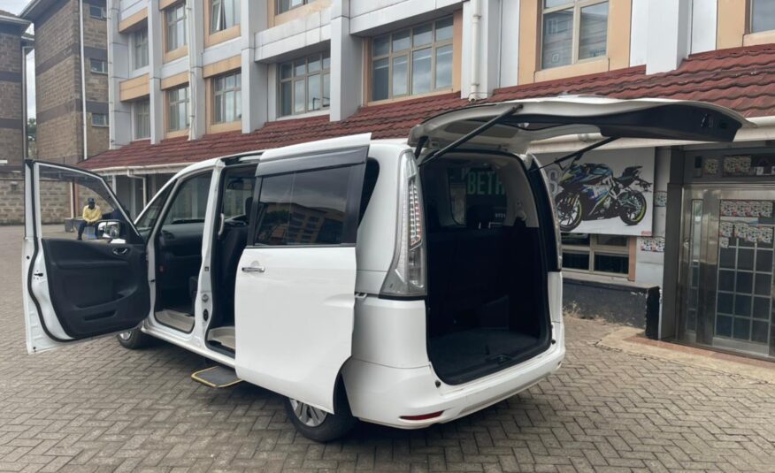 2014 Nissan Serena