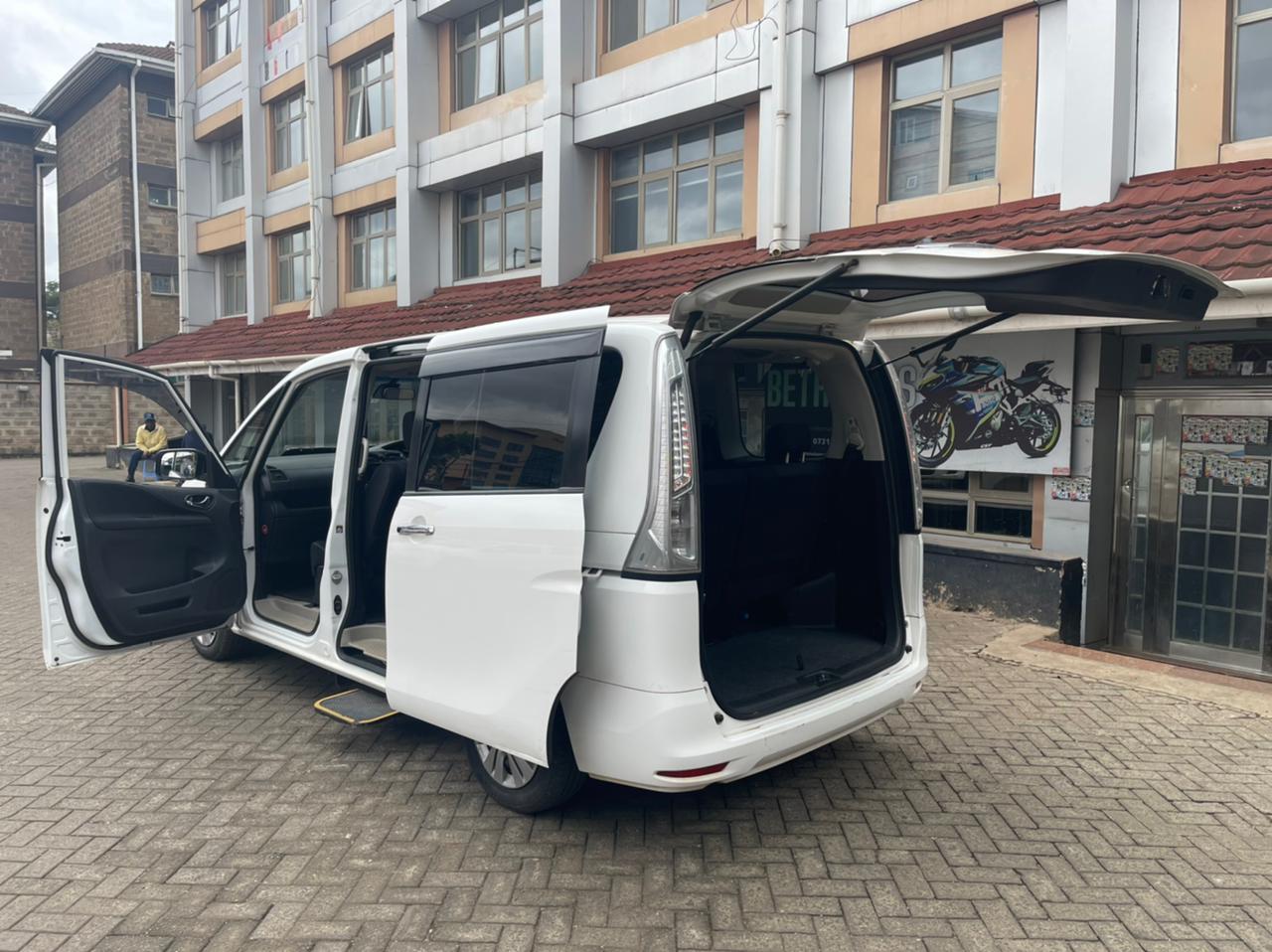 2014 Nissan Serena