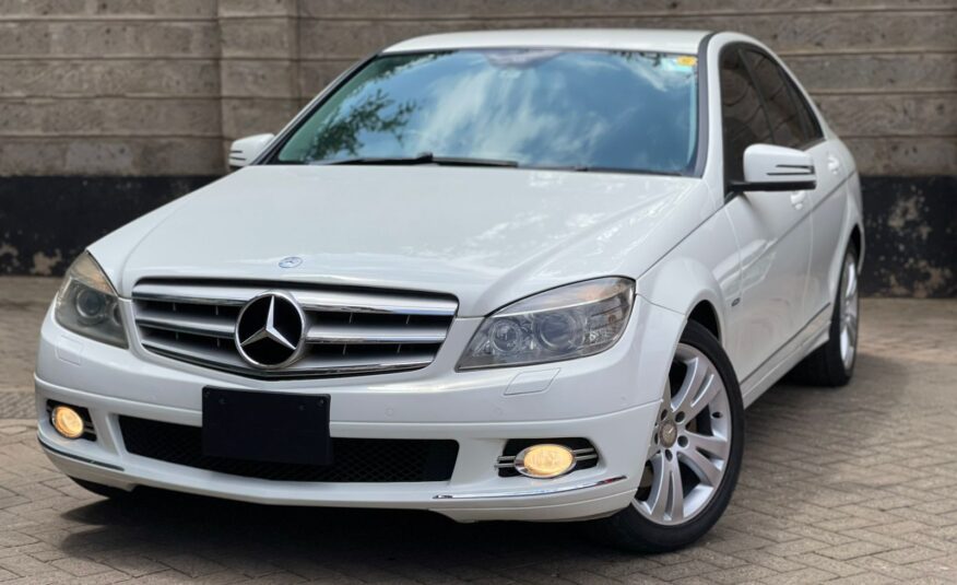 2010 Mercedes-Benz C200
