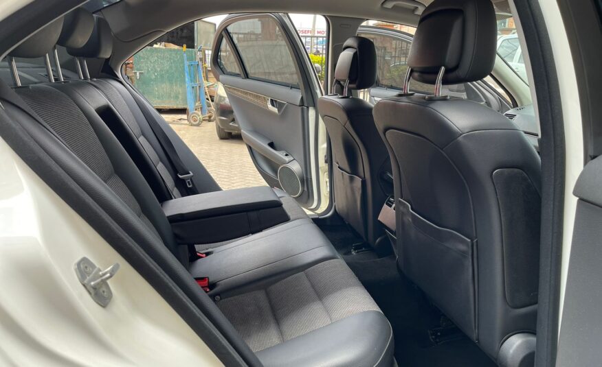 2010 Mercedes-Benz C200