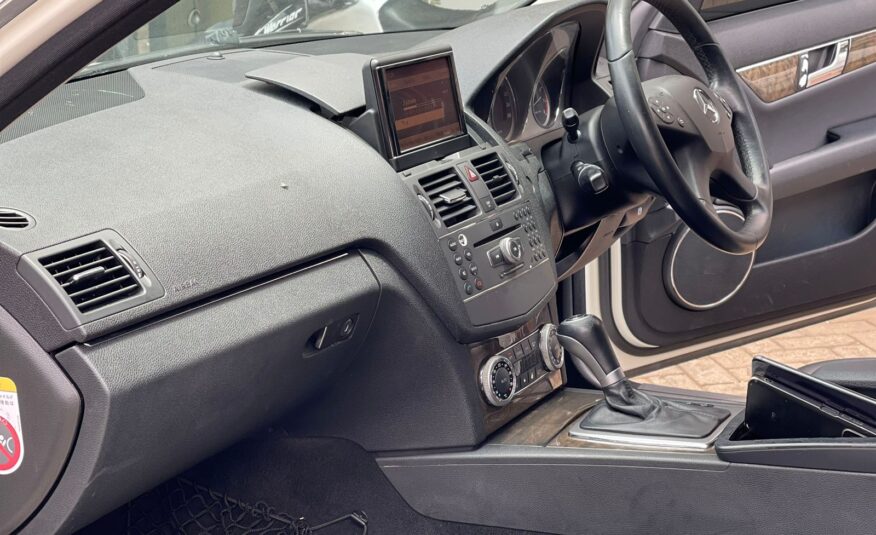 2010 Mercedes-Benz C200