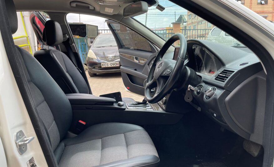 2010 Mercedes-Benz C200