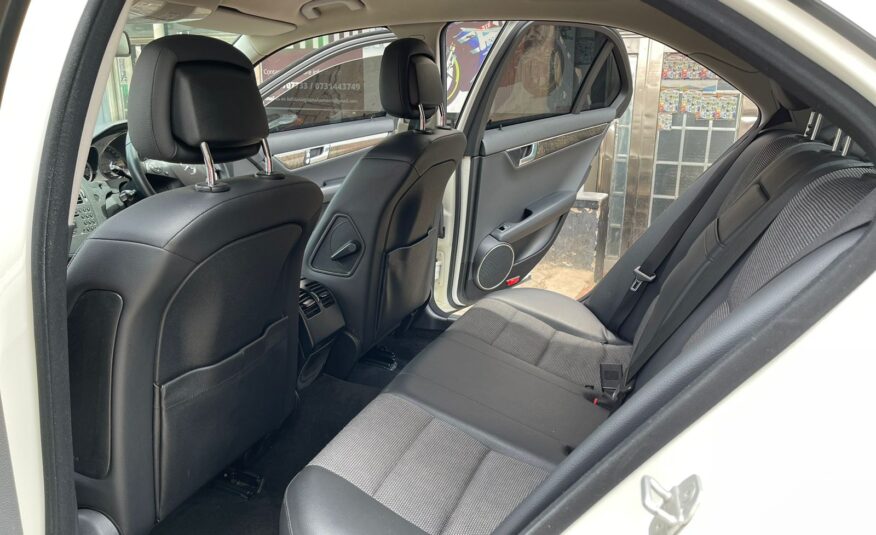 2010 Mercedes-Benz C200