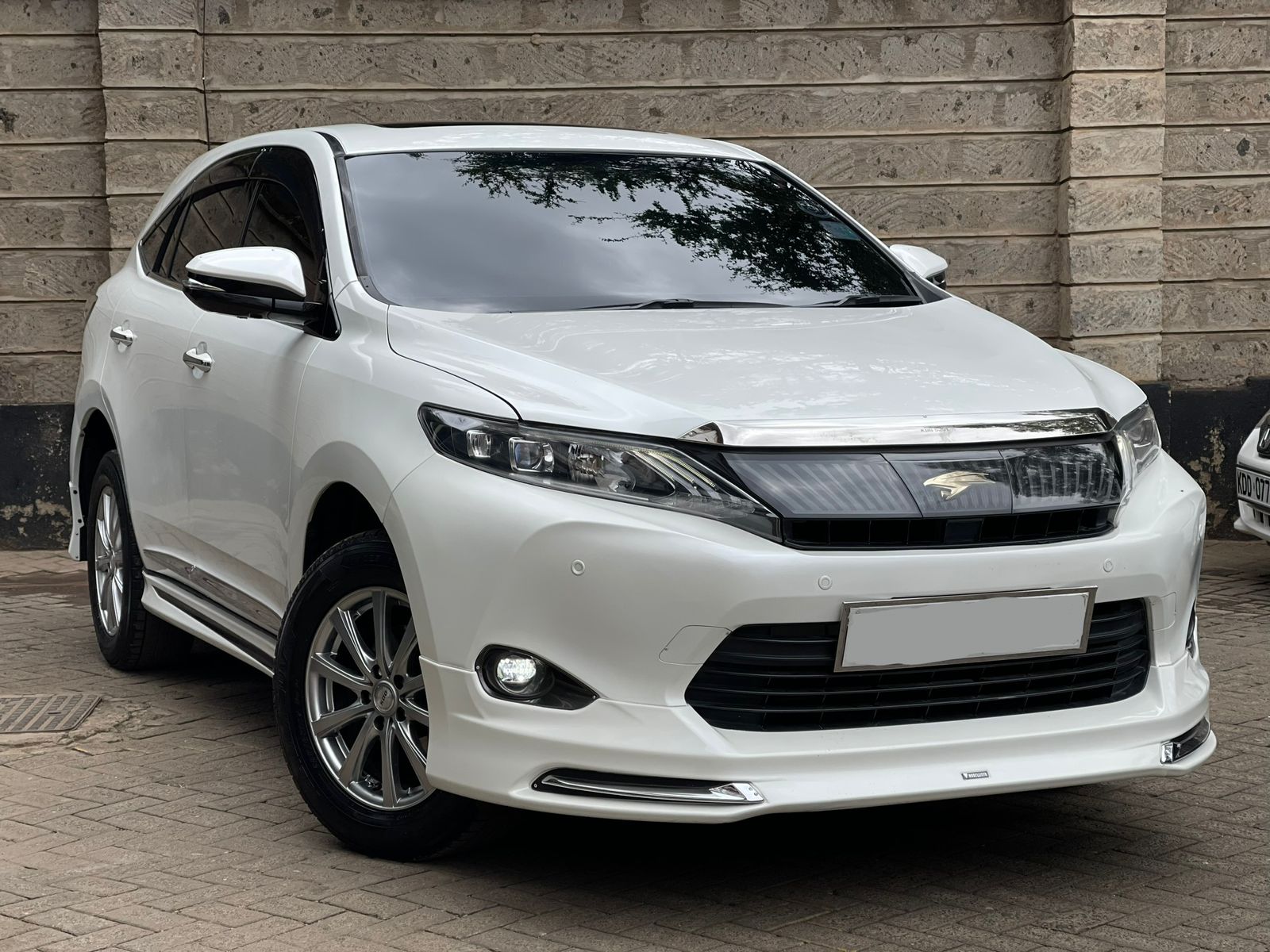 2015 Toyota Harrier Non-Hybrid (Panoramic Sunroof)