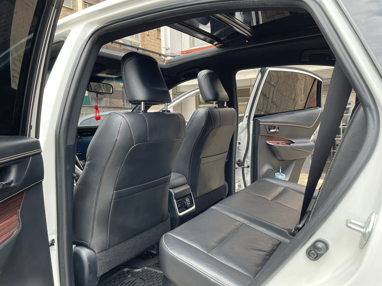 2015 Toyota Harrier Non-Hybrid (Panoramic Sunroof)