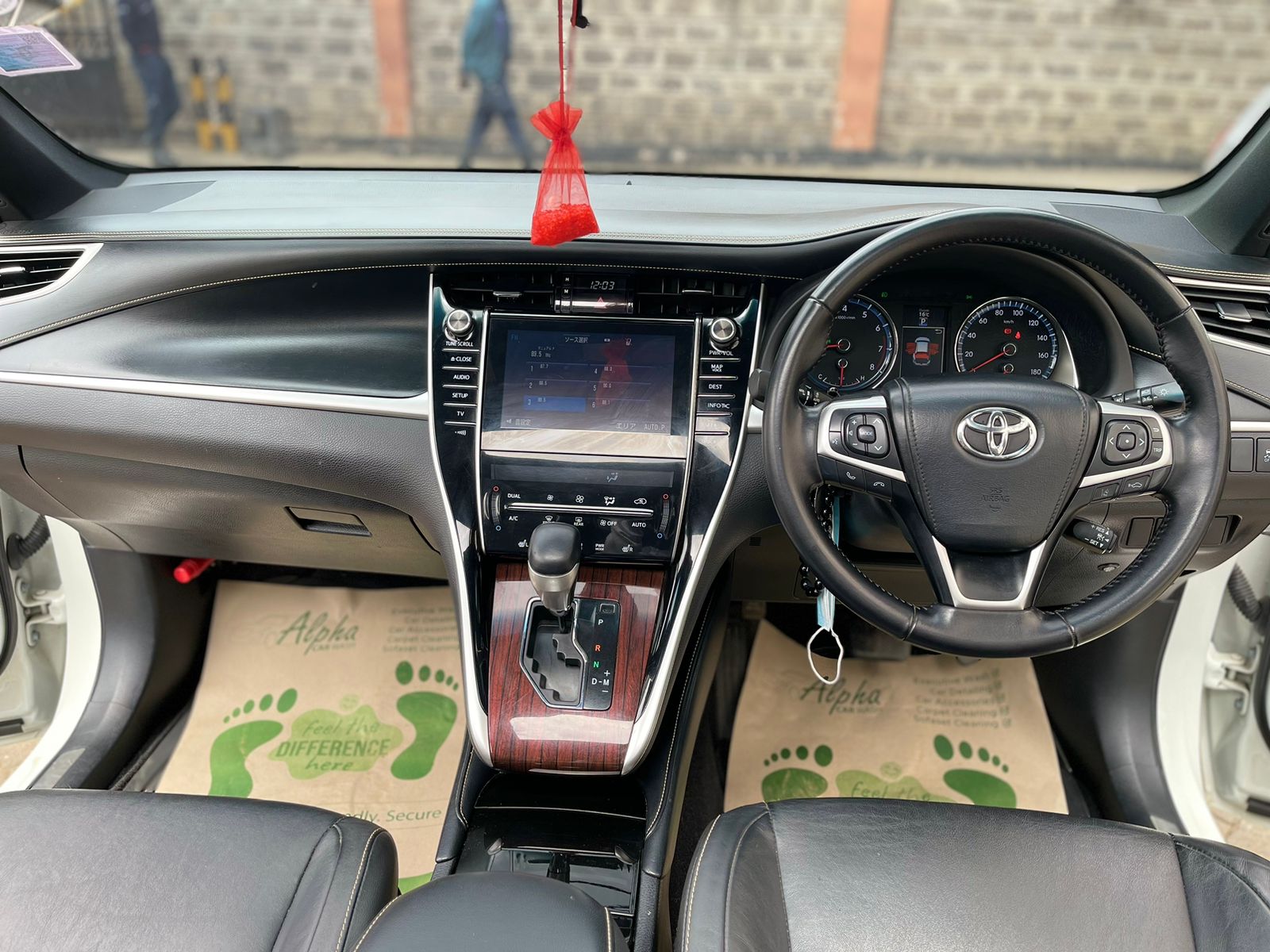 2015 Toyota Harrier Non-Hybrid (Panoramic Sunroof)