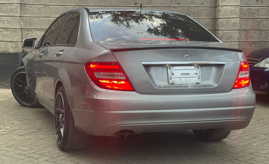 2012 Mercedes Benz C180