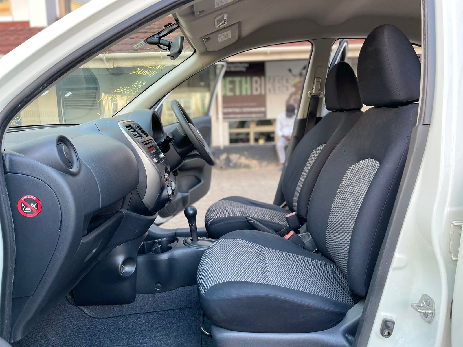 2015 Nissan March