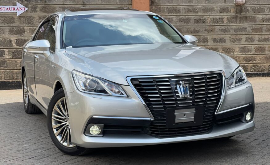 2015 Toyota Crown Royal