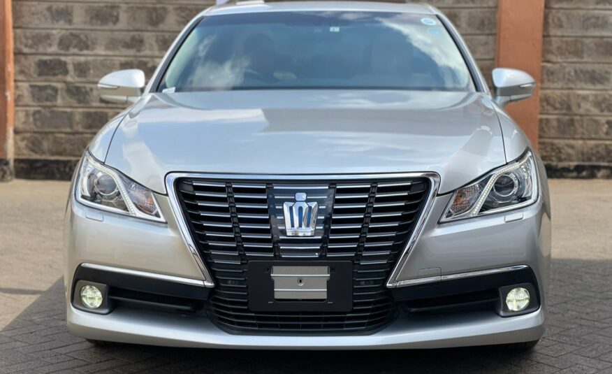 2015 Toyota Crown Royal