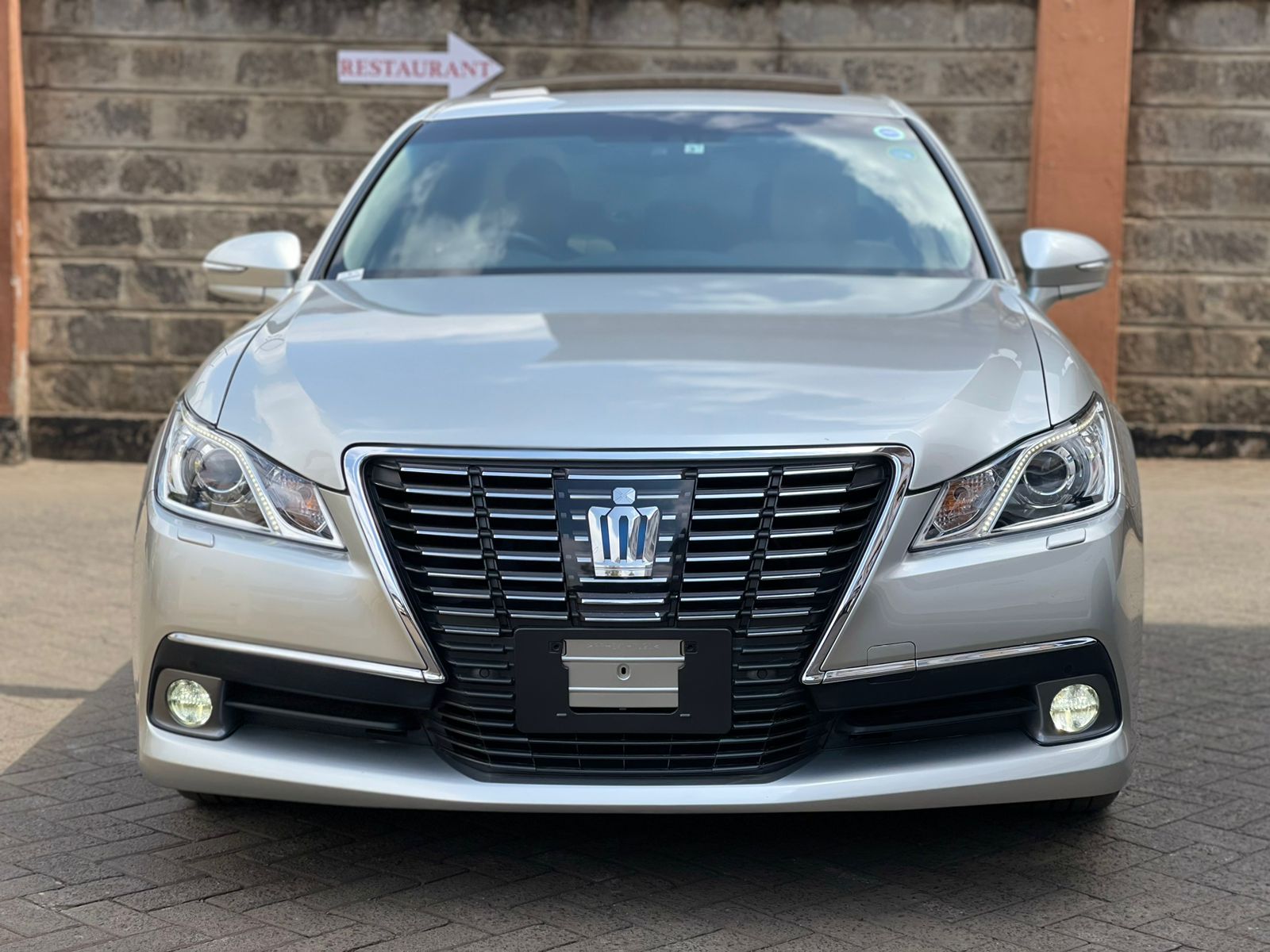 2015 Toyota Crown Royal