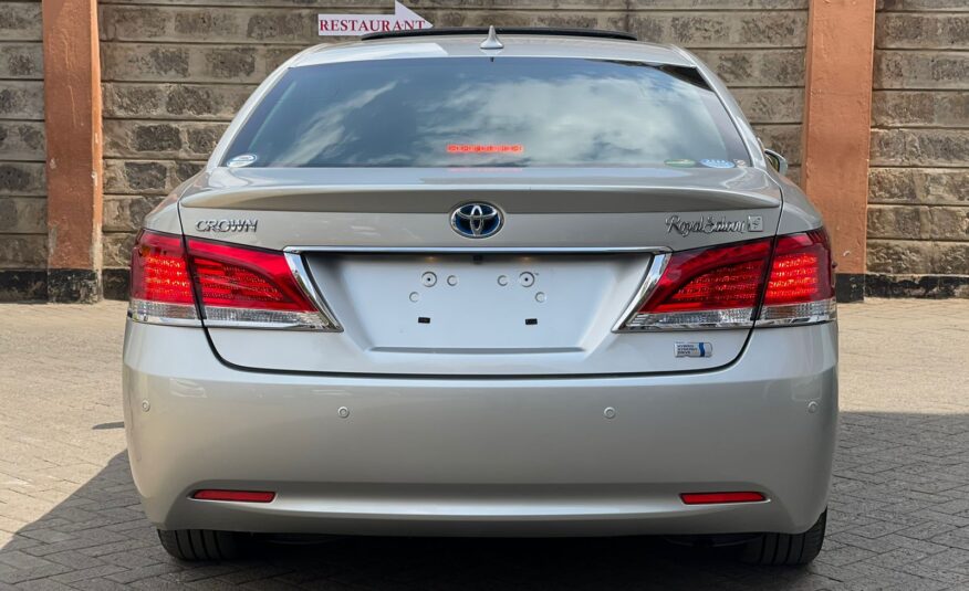 2015 Toyota Crown Royal
