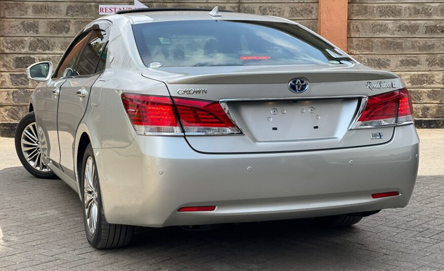 2015 Toyota Crown Royal