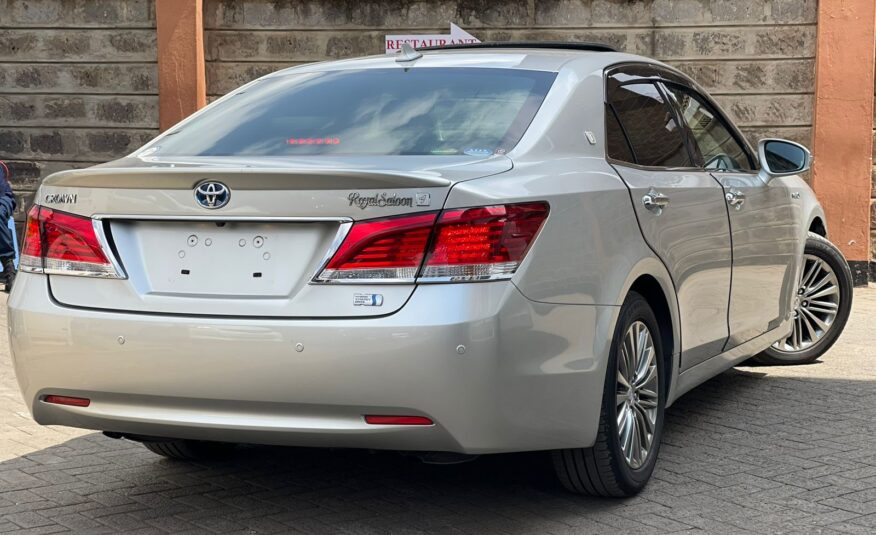 2015 Toyota Crown Royal