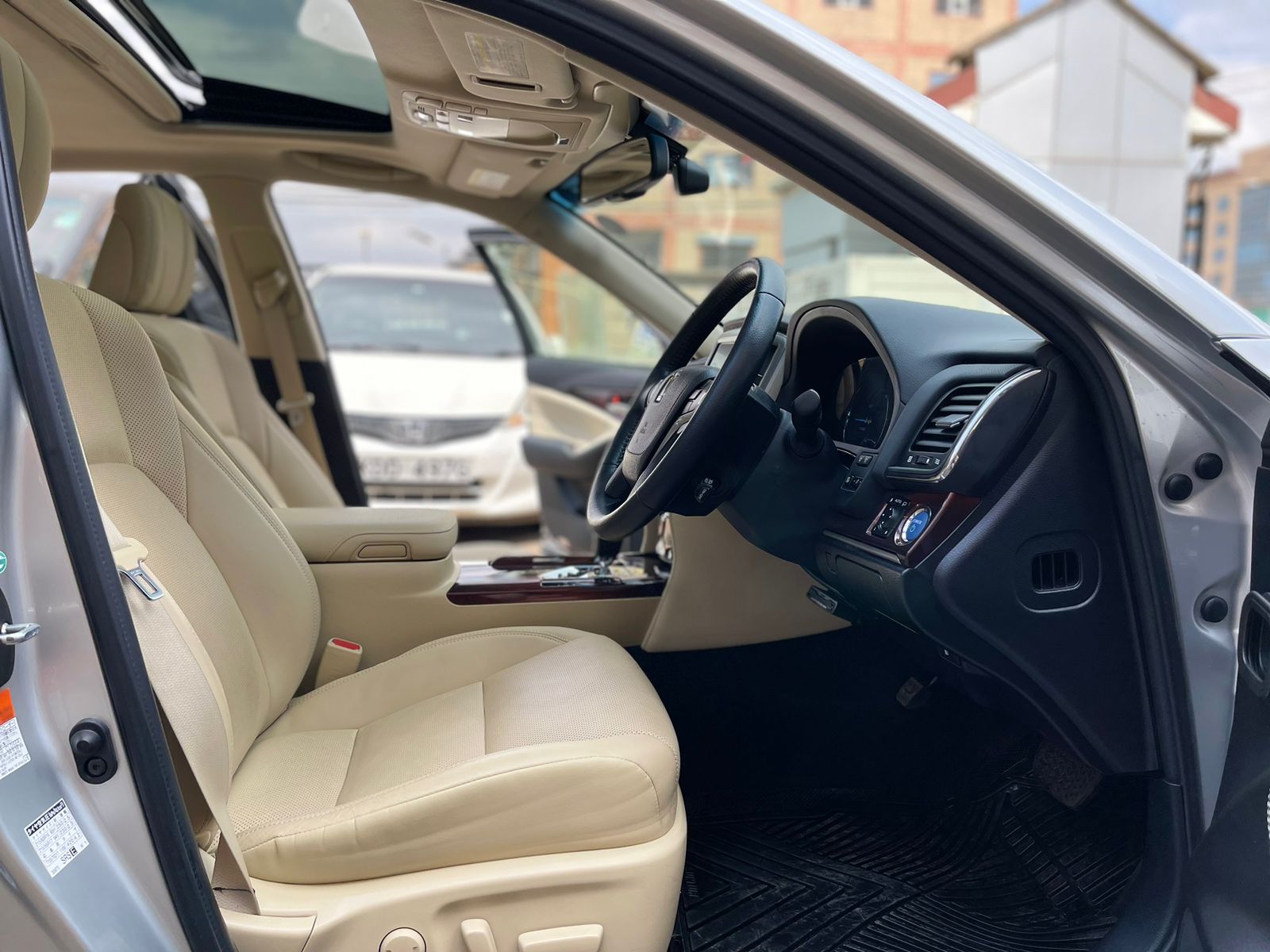 2015 Toyota Crown Royal