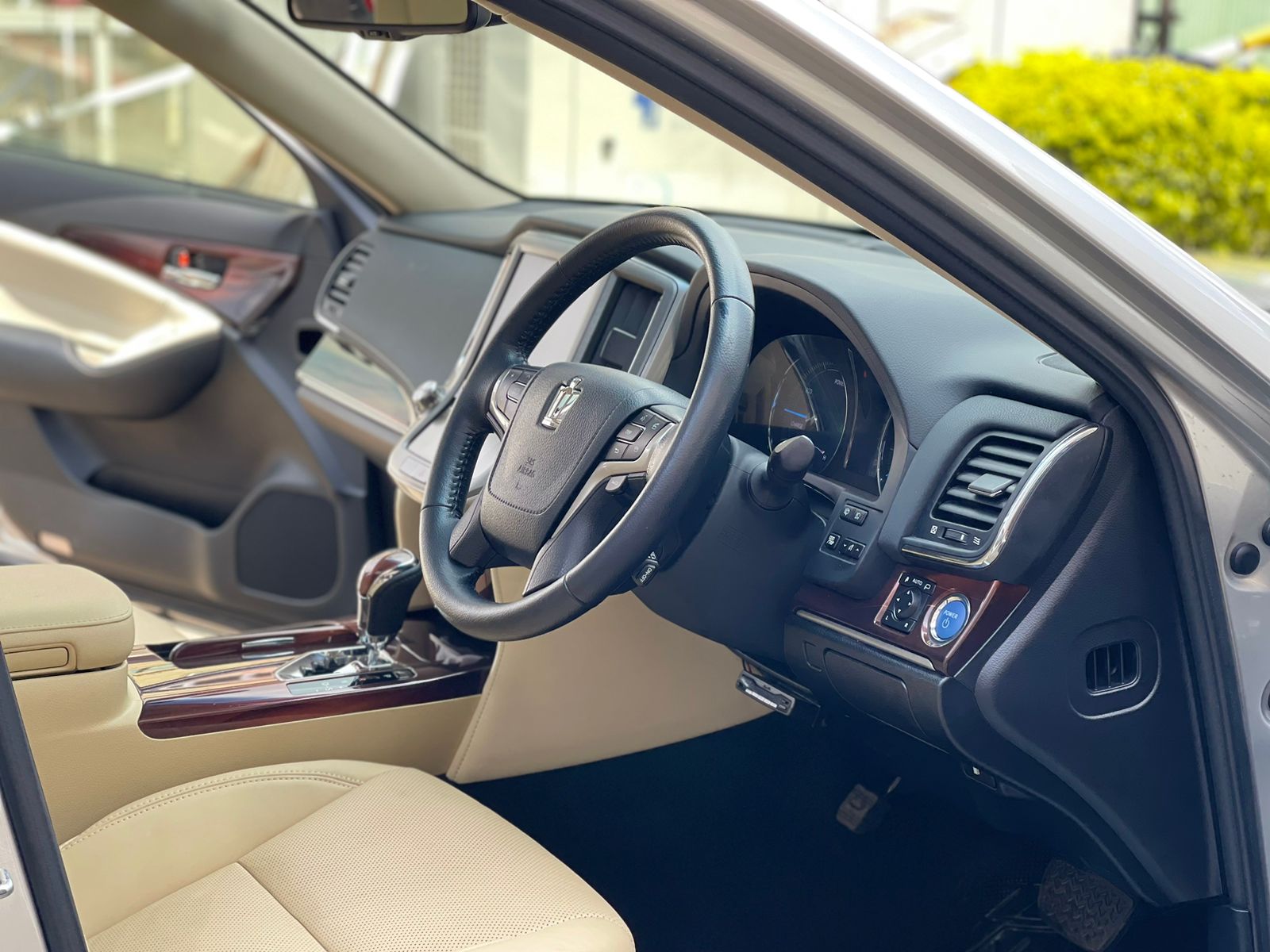 2015 Toyota Crown Royal