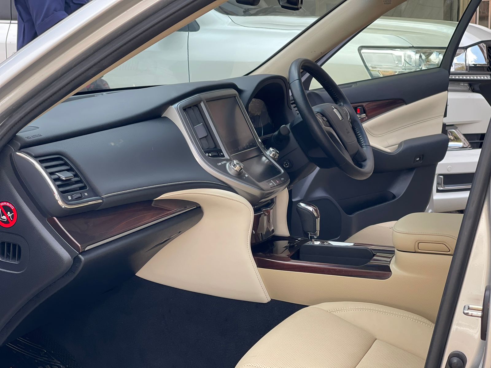 2015 Toyota Crown Royal