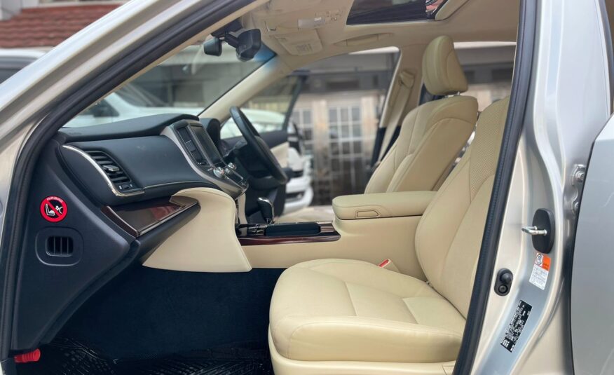 2015 Toyota Crown Royal