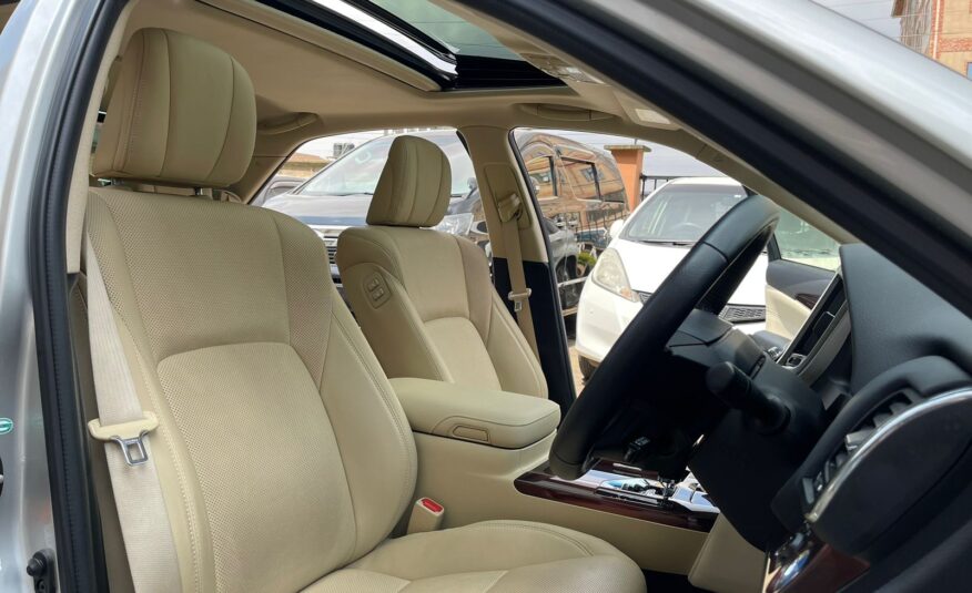 2015 Toyota Crown Royal