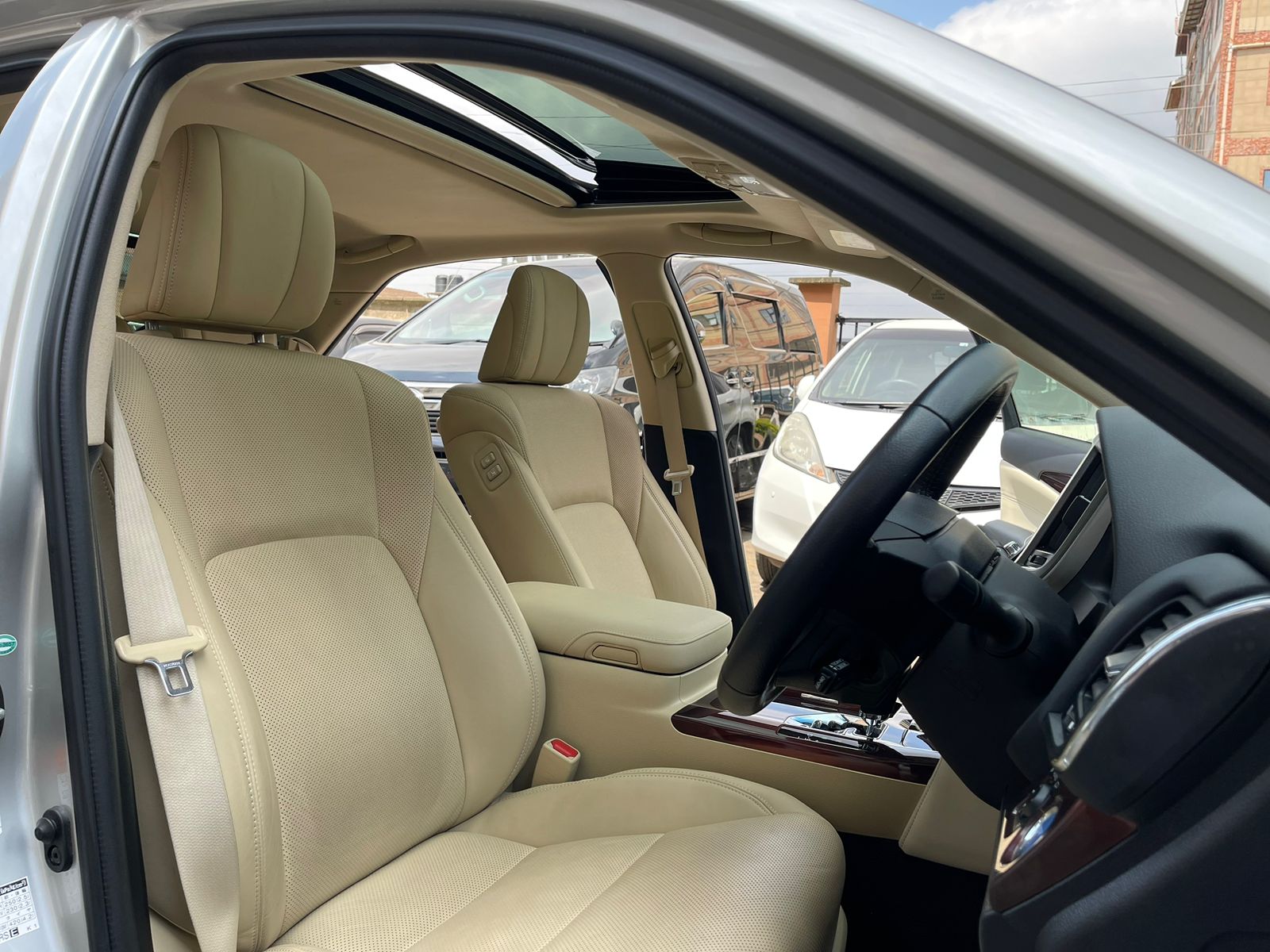 2015 Toyota Crown Royal