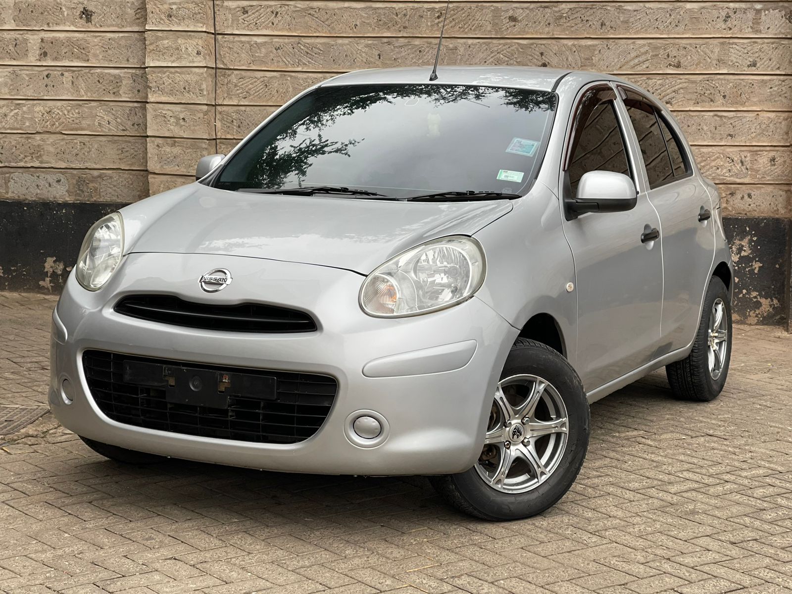 2012 Nissan March