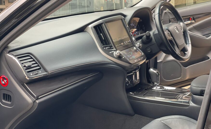 2015 Toyota Crown Athlete