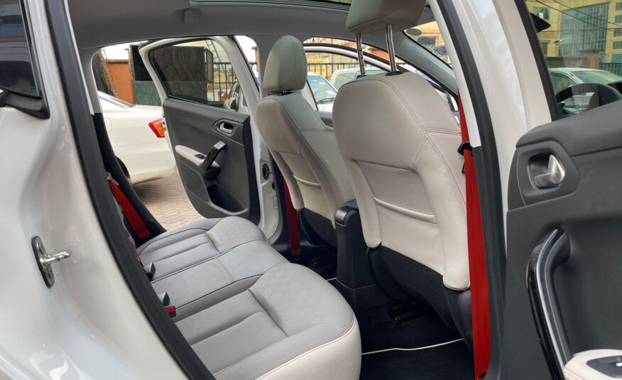 2015 Peugeot 208
