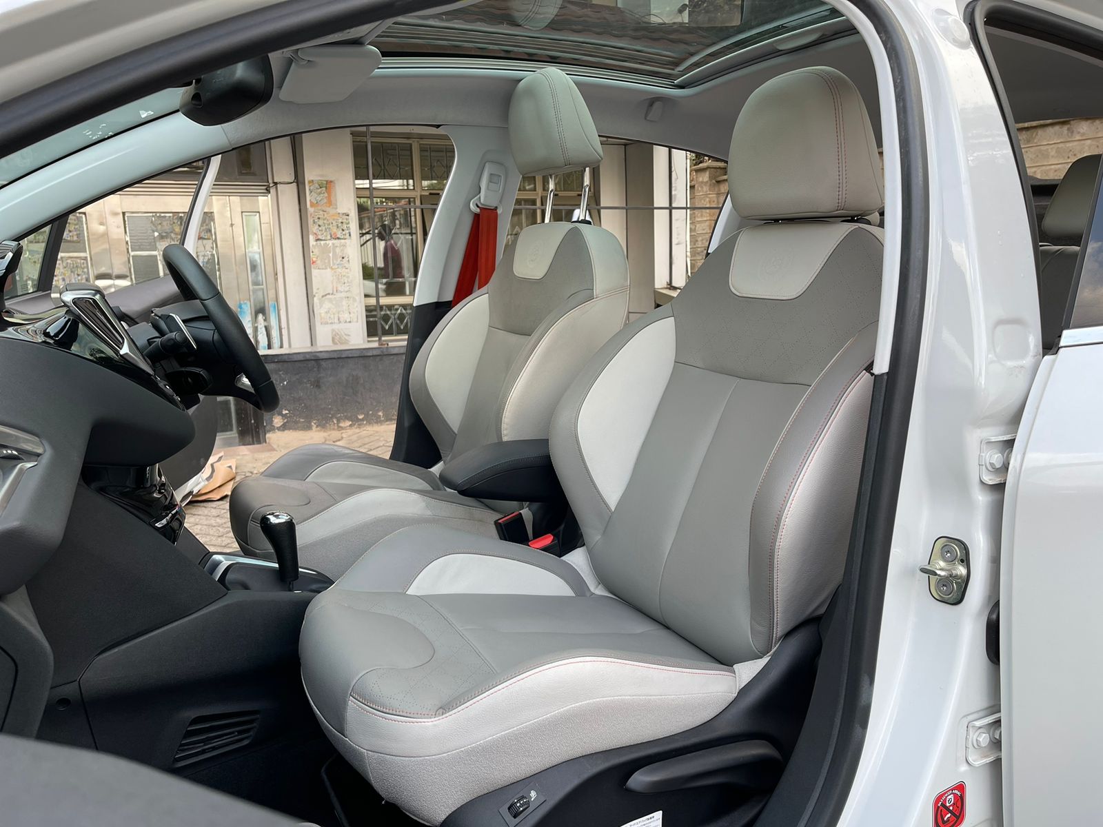 2015 Peugeot 208
