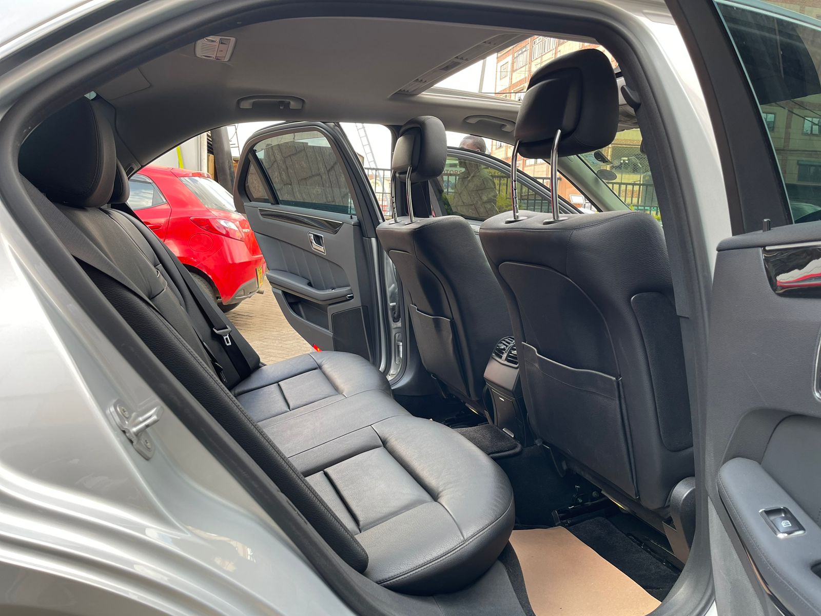 2010 Mercedes Benz E300