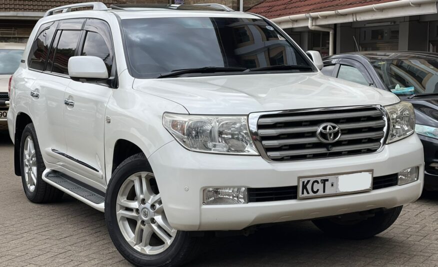 2011 Toyota Landcruiser V8