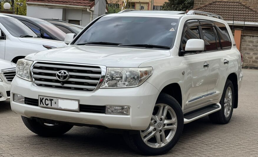 2011 Toyota Landcruiser V8