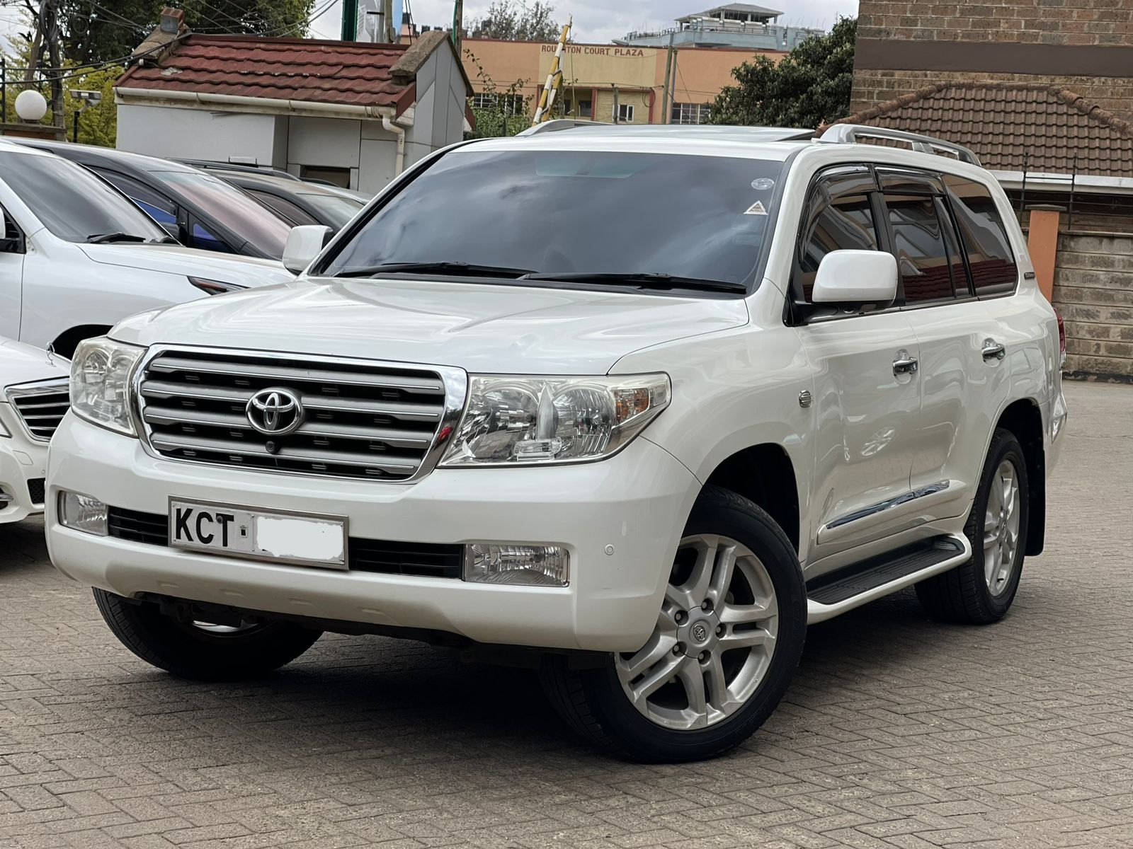 2011 Toyota Landcruiser V8