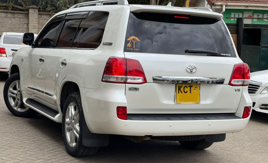 2011 Toyota Landcruiser V8