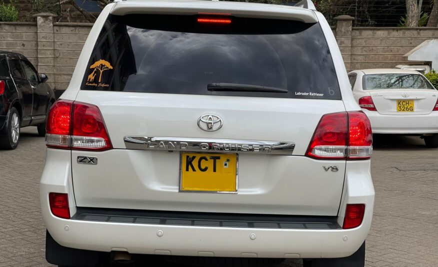 2011 Toyota Landcruiser V8
