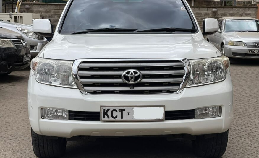 2011 Toyota Landcruiser V8