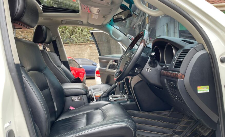 2011 Toyota Landcruiser V8