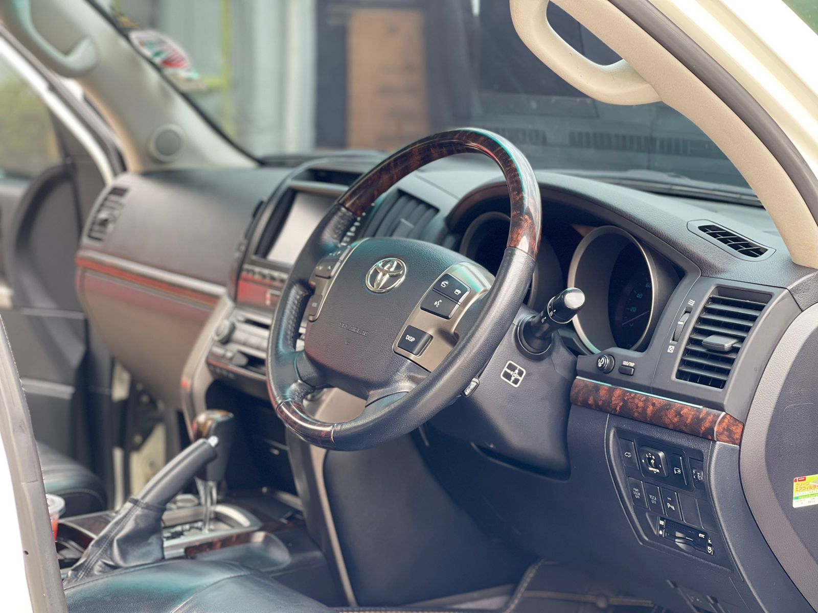 2011 Toyota Landcruiser V8