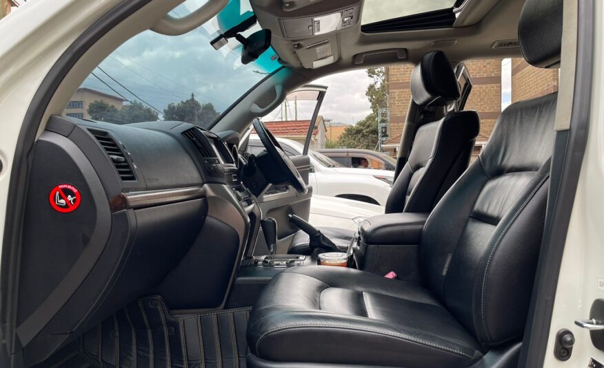 2011 Toyota Landcruiser V8