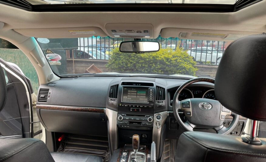2011 Toyota Landcruiser V8