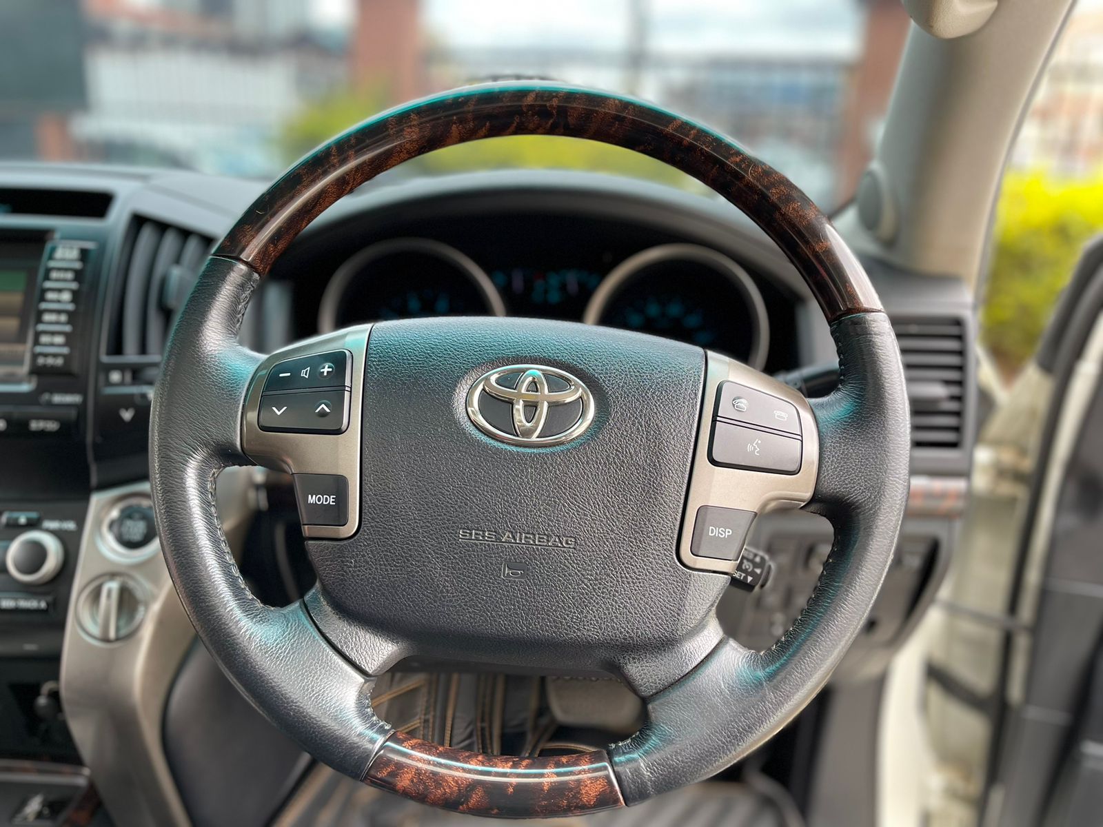 2011 Toyota Landcruiser V8