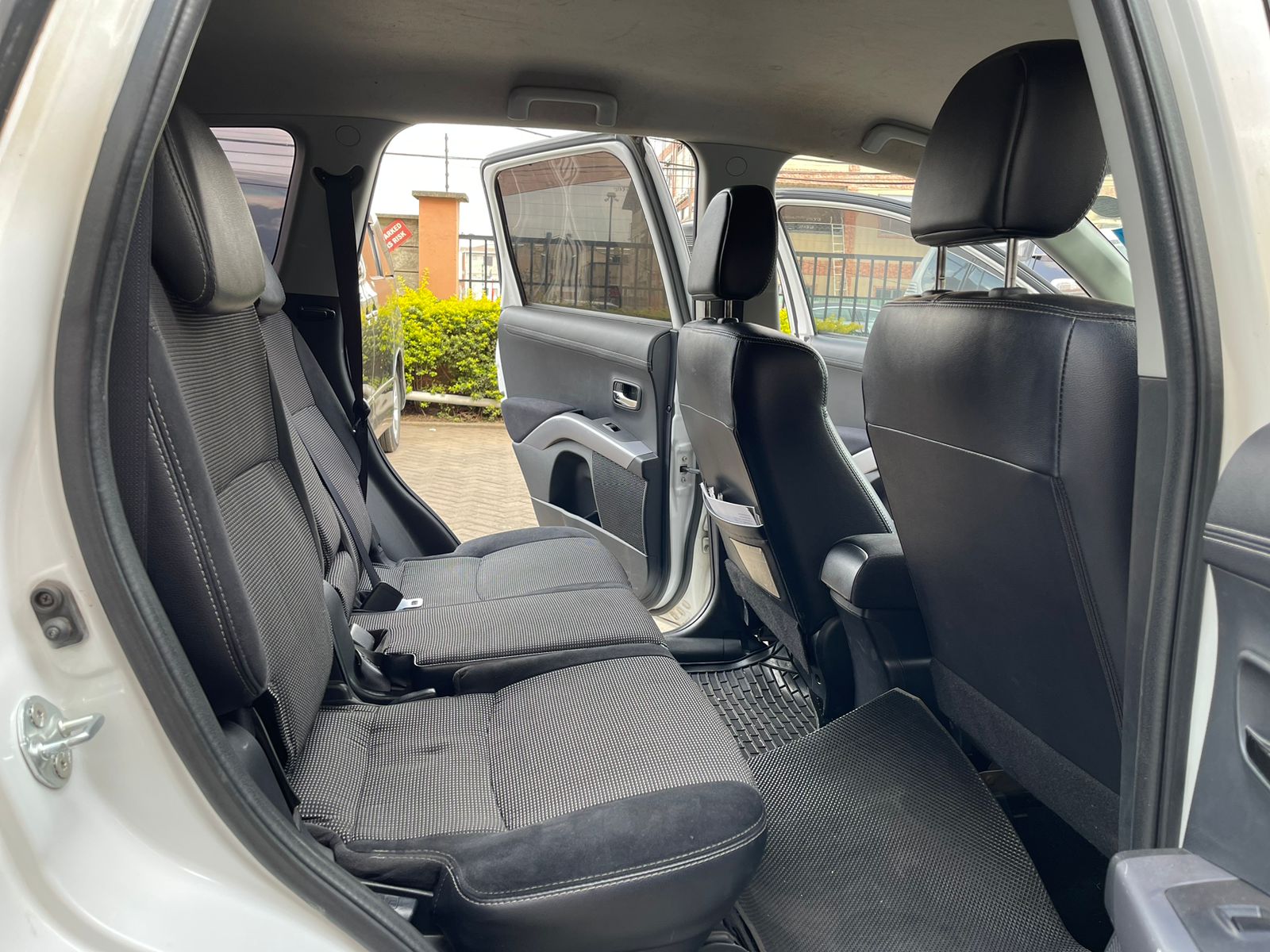 2010 Mitsubishi Outlander Rodest