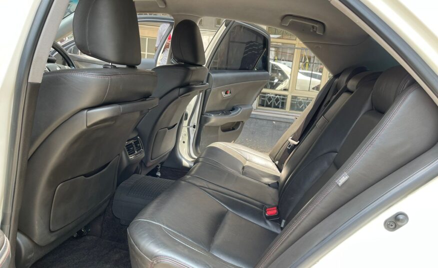 2012 Toyota Crown Athlete