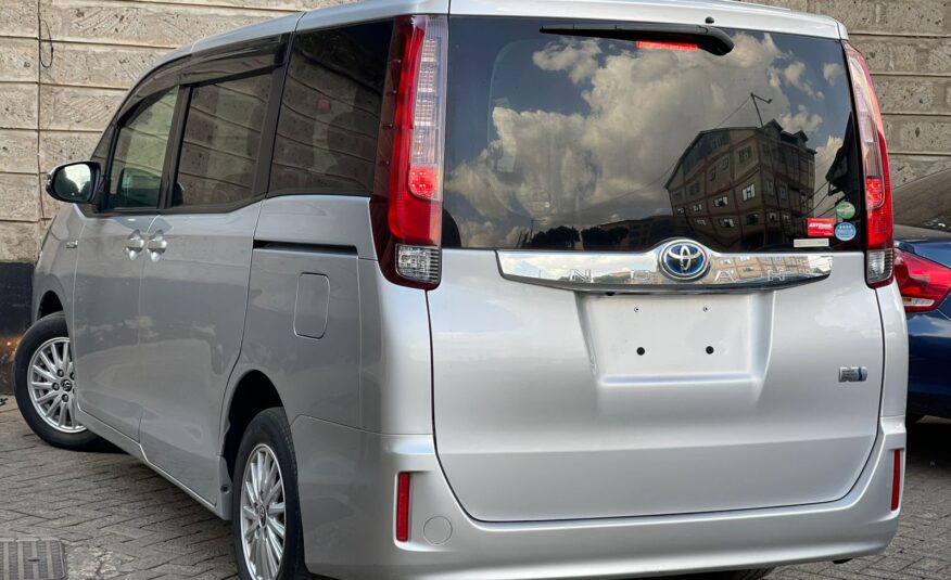 2015 Toyota Noah