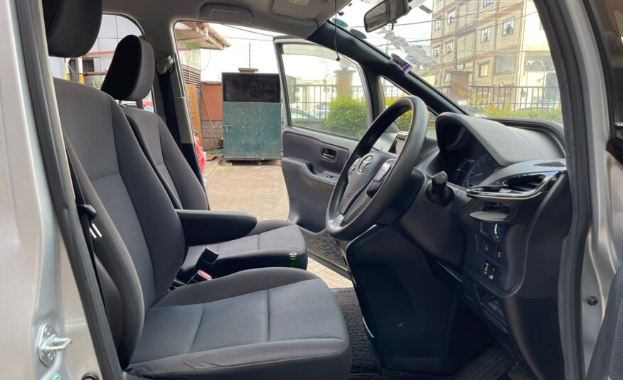 2015 Toyota Noah