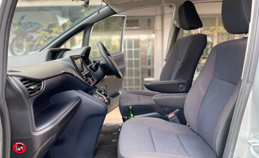 2015 Toyota Noah
