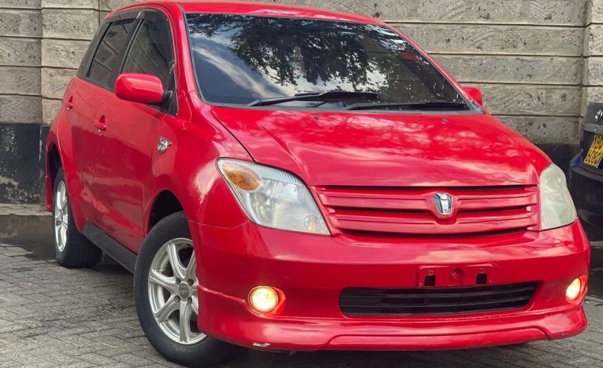 2003 Toyota IST