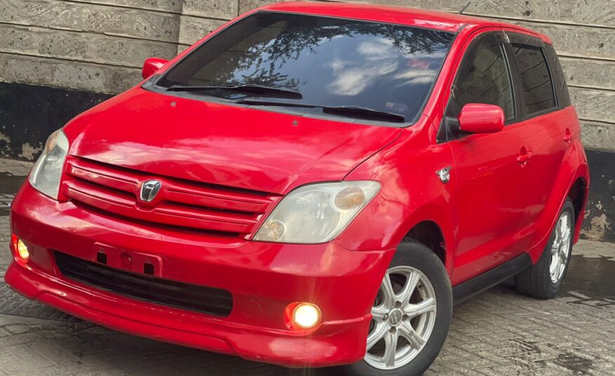 2003 Toyota IST
