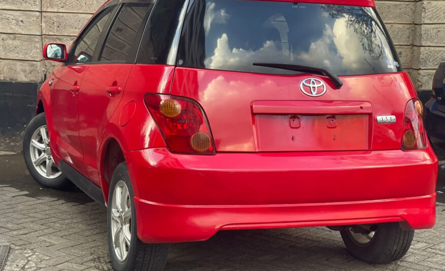 2003 Toyota IST