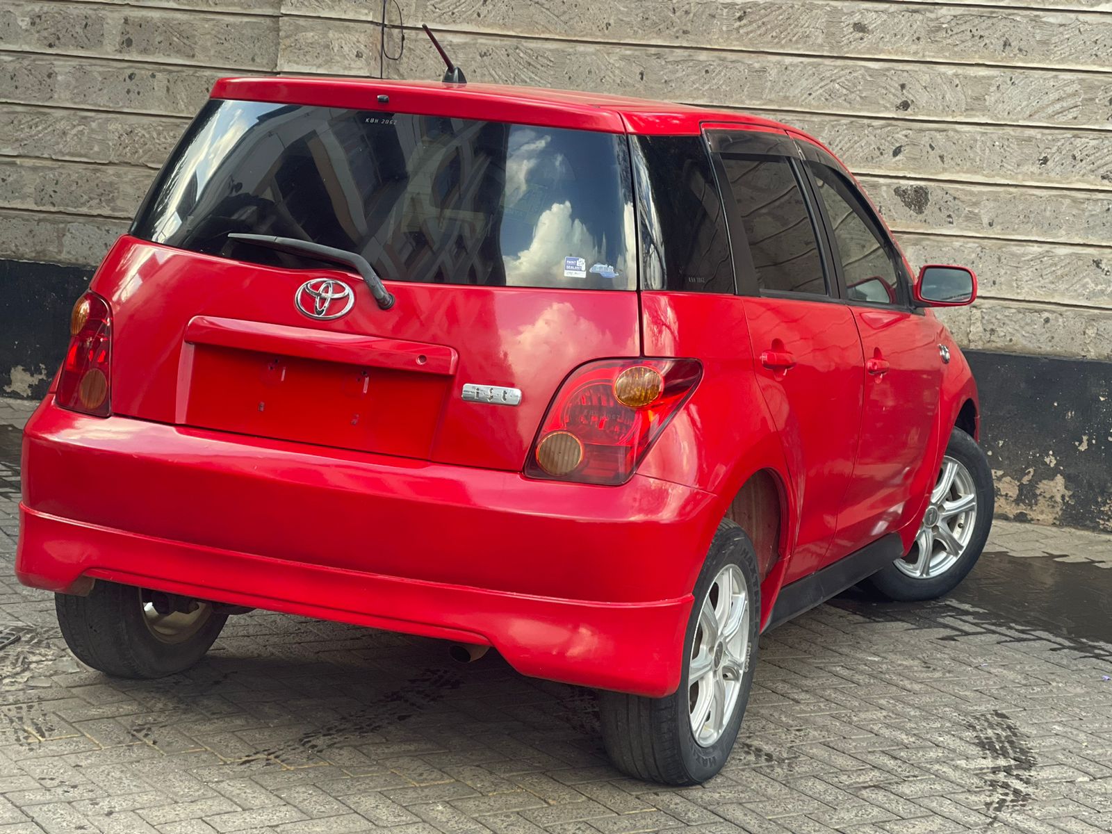 2003 Toyota IST