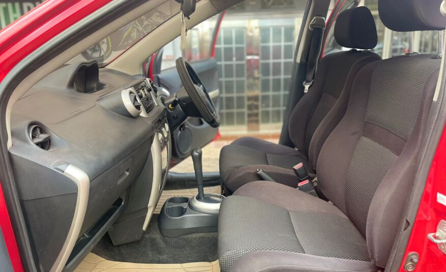 2003 Toyota IST